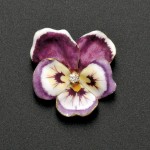 14kt Gold, Enamel, and Diamond Pansy Brooch (Lot 401, Estimate $200- $300)