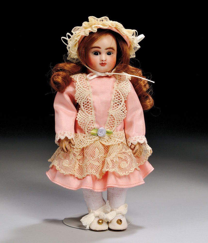 Small antique shop dolls