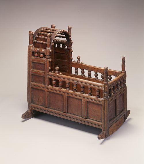 Cradle, Barnstable or Yarmouth, Massachusetts, 1665-85, red oak, white pine. Photograph by Peter Hardholdt, Courtesy of Historic New England